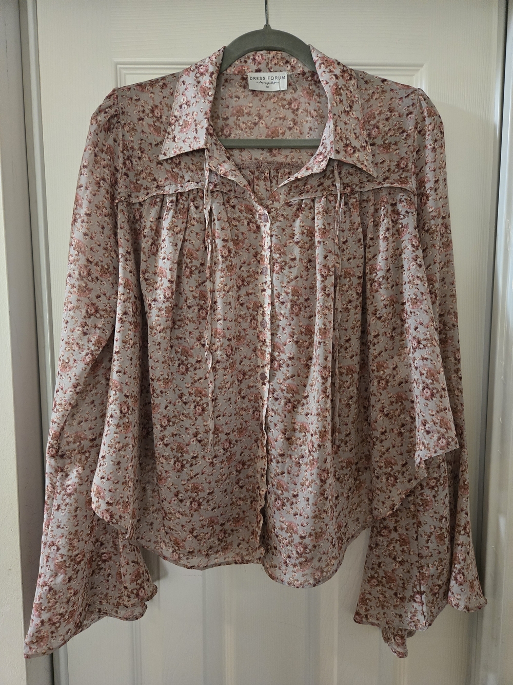 Dress Forum Women's Pink Floral Button-Front Blouse